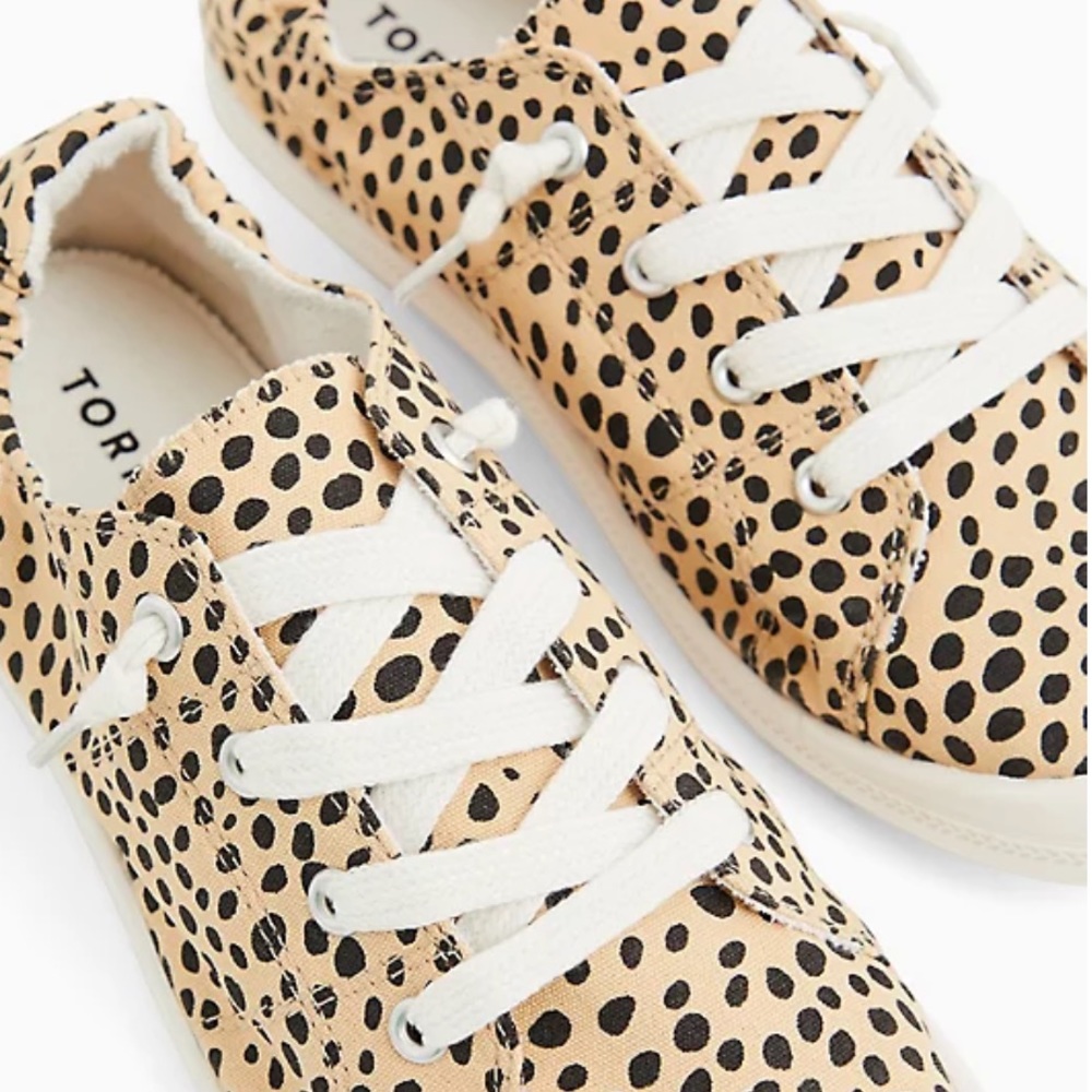 Torrid CHEETAH RUCHED SNEAKER (WW) size 8 - Picture 2 of 4
